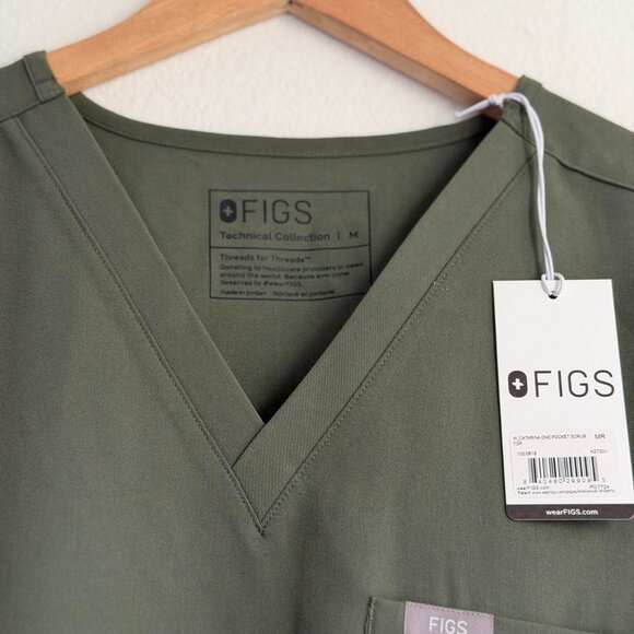 Figs Women's Catarina One Pocket Scrub Top in Moss, Size Medium - Picture 7 of 9